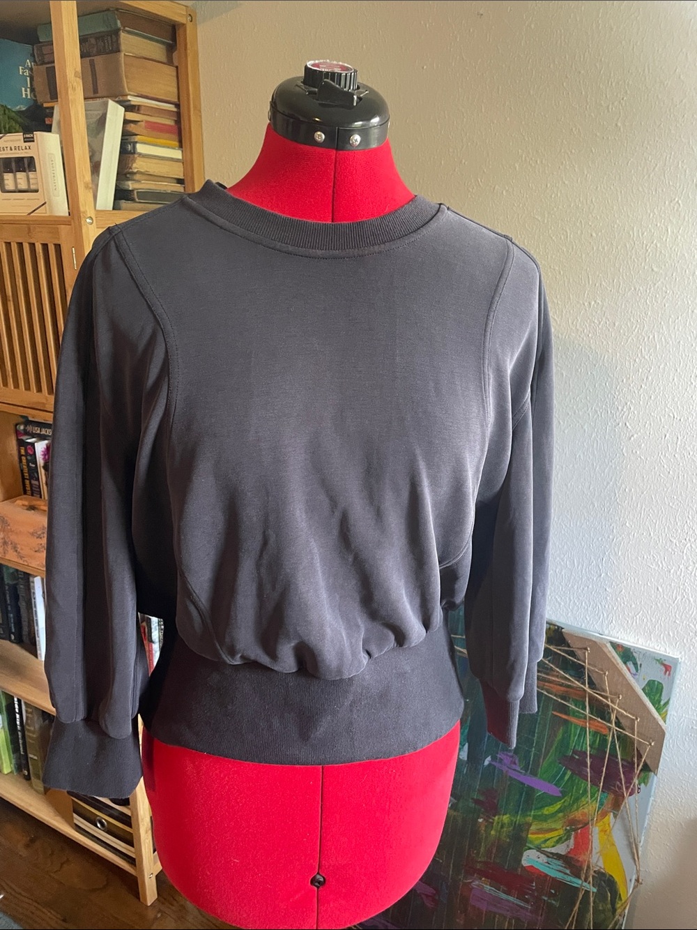 lululemon athletica charcoal gray sweatshirt